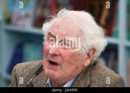 27.. Mai 2022, Hay-on-Wye, walisische Fotografin, Billie Charity, beim Hay Festival of Art and Literature 2022 in Powys, Wales. Das Festival läuft bis nächste Woche und zieht Autoren aus der ganzen Welt an, um an der Veranstaltung teilzunehmen. Stockfoto