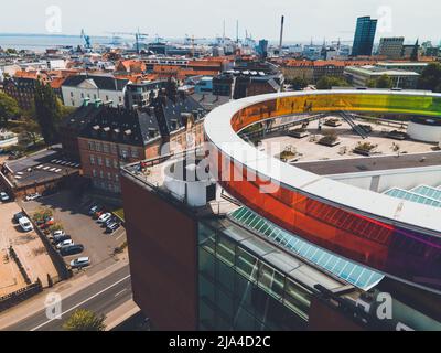 Aarhus Art Museum (AROS) mit Drohne in Aarhus, Dänemark Stockfoto