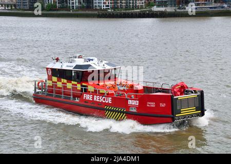 TANNER ist ein neues Fireboat für die Londoner Feuerwehr und hat seinen Sitz in Lambeth an der Themse in London Stockfoto