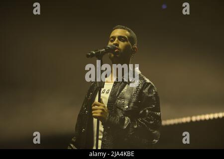 25. Mai 2022, Padua, Italien: Alessandro Mahmoud, professionell als Mahmood bekannt, ist ein italienischer Singer-Songwriter. Er stieg auf Prominenz nach dem Wettbewerb auf der sechsten Saison der italienischen Version des X Factor. Zweimal gewann er das Sanremo Music Festival, 2019 mit dem Lied ''Soldi'' und 2022 zusammen mit Blanco mit dem Lied ''Brividi''. Seine Sanremo-Siege erlaubten ihm, Italien beim Eurovision Song Contest in den jeweiligen Jahren zu vertreten und landete 2019 auf dem zweiten und 2022 auf dem sechsten Platz als Gastgeberin.[1][2][3]..Mahmood hat zwei Studioalben veröffentlicht, GioventÃ¹ br Stockfoto