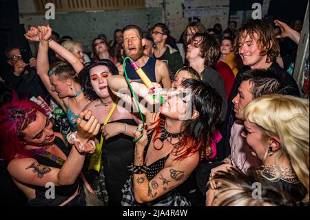 Manchester, Großbritannien. 26. Mai 2022. Dani Miller, Sean Powell, Alex Kilgore und David Head der Band Surfbort treten in Soup, Manchester, auf. 2022-05-26. Cr Stockfoto