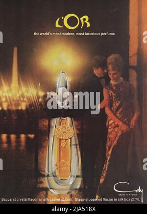 Werbespot 1960s 1970s für die Parfümflasche Coty L'Or aus Altpapier Stockfoto