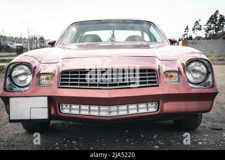 Sosnovy Bor, Russland - 03. Mai 2022: Chevrolet Camaro 1979 Stockfoto