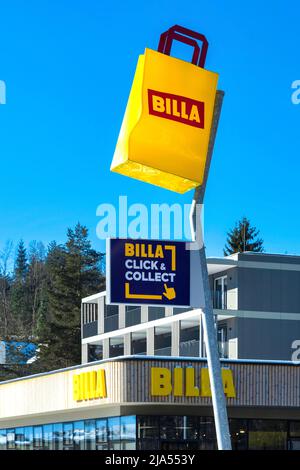 Österreich 2022: Billa Supermarkt. Billa ist eine österreichische Supermarktkette, die in Mittel-, Ost- und Südosteuropa tätig ist. Stockfoto