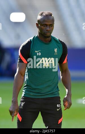 Paris, Frankreich. 27.. Mai 2022. Sadio Mane (10) aus Liverpool während einer Trainingseinheit vor dem UEFA Champions League-Finale zwischen Liverpool und Real Madrid im Stade de France in Paris. (Foto: Gonzales Photo/Alamy Live News Stockfoto