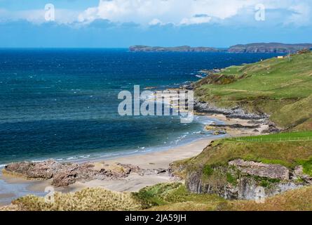 Ein Blick auf die Küste in der Nähe von Coldbackie, Kyle of Tongue, Sutherland, an der Nordküste 500 Schottland. Stockfoto