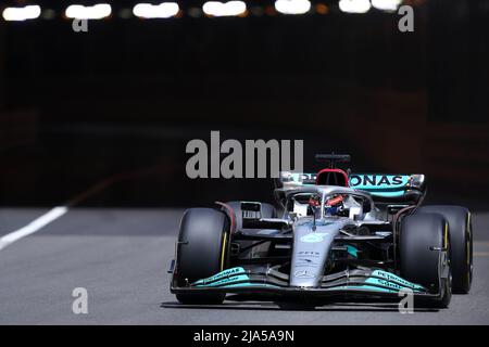 Monaco, Monaco. 27.. Mai 2022. George Russell vom Mercedes AMG Petronas F1 Team auf der Strecke beim freien Training zwei vor dem Grand Prix von Monaco F1. Quelle: Marco Canoniero/Alamy Live News Stockfoto
