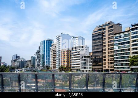 Luxus-Apartmentblöcke Im Miraflores-Viertel Von Lima, Lima, Peru. Stockfoto