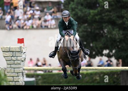 Bertram Allen (IRL) während des Premio n. 6 - Nations Cup des CSIO Rom 89. 2022 auf der Piazza di Siena in Rom am 27. Mai 2022 Stockfoto