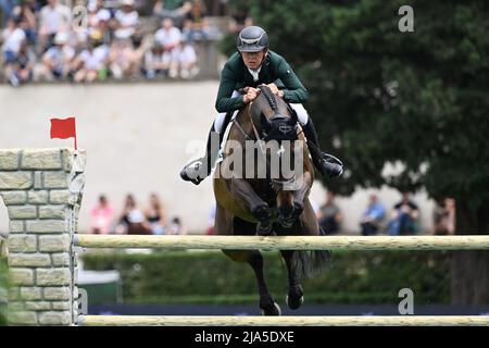 Bertram Allen (IRL) während des Premio n. 6 - Nations Cup des CSIO Rom 89. 2022 auf der Piazza di Siena in Rom am 27. Mai 2022 Stockfoto