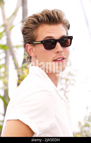 Cannes, Frankreich. 26.. Mai 2022. Austin Butler nimmt am 26. Mai 2022 im Palais des Festivals in Cannes, Frankreich, an der Fotozelle für „Elvis“ Teil, die während des jährlichen Filmfestivals in Cannes 75. stattfindet. Foto: DGP/imageSPACE/Sipa USA Kredit: SIPA USA/Alamy Live News Stockfoto