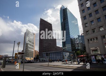 Berlin, Deutschland. 27.. Mai 2022. Potsdamer Platz, öffentlicher Platz und Verkehrsknotenzpunkt im Zentrum Berlins, am 27. Mai 2022. (Bild: © Michael Kuenne/PRESSCOV über ZUMA Press Wire) Stockfoto
