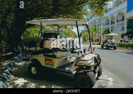 Golfwagen Auf Isla Mujeres, Quintana Roo, Mexiko Stockfoto