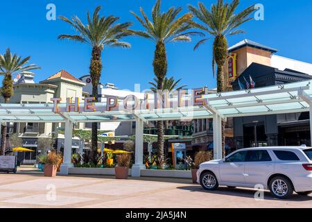 Orlando, Florida, USA - 9. Februar 2022: Das Pointe-Zeichen in Orlando, Florida, USA. Stockfoto