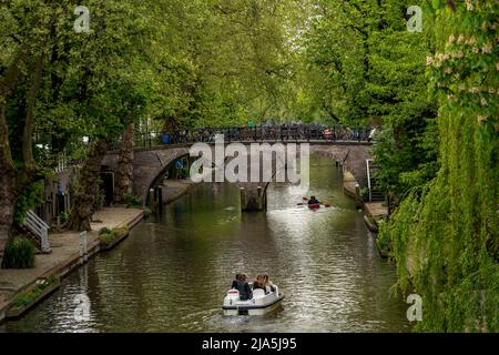 Utrecht, Niederlande, Altstadt, Oudegracht, Kanal, Brücke, Tretboote, Stockfoto