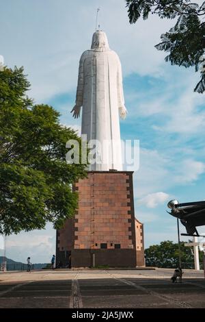 Die 21 Meter hohe Statue des Cristo de Tenancingo in Tenancingo de Degollado, Mexiko. Angeblich eine der höchsten Statuen Christi auf dem Kontinent Stockfoto