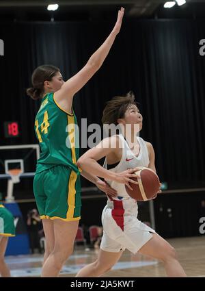 Sydney Olympic Park, Australien. 27.. Mai 2022. Nanako Todo vom japanischen Frauen-Basketball-Team gesehen während Spiel 1 des Freundlichen Spiels der International Women Series zwischen dem australischen Frauen-Basketball-Team gegen das Japan Frauen-Basketball-Team im Quay Center. Endergebnis; Australien 70:66 Japan. (Foto von Luis Veniegra/SOPA Images/Sipa USA) Quelle: SIPA USA/Alamy Live News Stockfoto