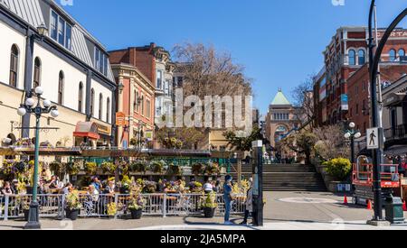 Victoria, BC, Kanada - April 14 2021 : Bastion Square Staircase. Eine historische Fußgängerzone in Victoria, British Columbia. Stockfoto