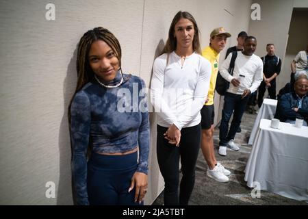 Eugene, Oregon, USA. 27.. Mai 2022. TARA DAVIS, VALAEIE ALLMAN und MONDO DUPLANTIS während einer Pressekonferenz im Graduate Hotel in Eugene, Oregon. (Bild: © Brian Branch Price/ZUMA Press Wire) Bild: ZUMA Press, Inc./Alamy Live News Stockfoto