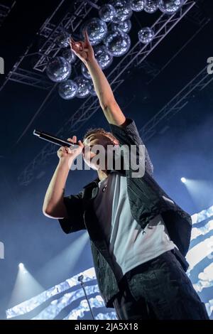 Brescia, Italien. 27. Mai 2022. Der italienische Sänger Blanco alias als Riccardo Fabbriconi während seiner Live-Konzerte in Brescia, Gran Teatro Morato für Blu Celeste Tour 2022 Credit: Roberto Tommasini/Alamy Live News Stockfoto