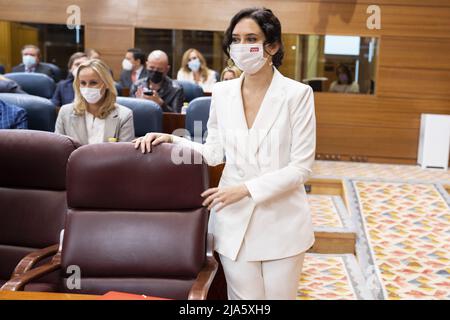 Die amtierende Präsidentin der Gemeinde Madrid, Isabel Diaz Ayuso, während der ersten Sitzung der Plenarsitzung seiner Investitur in der Versammlung von Madrid, am 17. Juni 2021 in Madrid, Spanien mit: Isabel Diaz Ayuso wo: Madrid, Spanien Wann: 17. Juni 2021 Kredit: Oscar Gonzalez/WENN Stockfoto