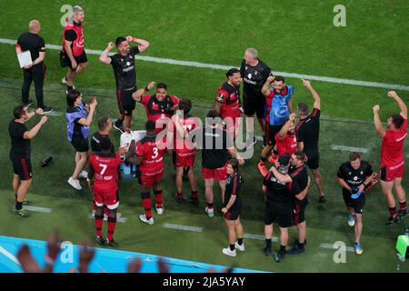 Marseille, Frankreich. 27.. Mai 2022; Stade Velodrome, Marseille, Frankreich: Finale des European Rugby Challenge Cup, Lyon gegen Toulon: Lyon-Feier nach ihrem Sieg Credit: Action Plus Sports Images/Alamy Live News Stockfoto