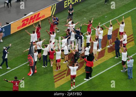 Marseille, Frankreich. 27.. Mai 2022; Stade Velodrome, Marseille, Frankreich: Finale des European Rugby Challenge Cup, Lyon gegen Toulon: Lyon-Feier nach ihrem Sieg Credit: Action Plus Sports Images/Alamy Live News Stockfoto