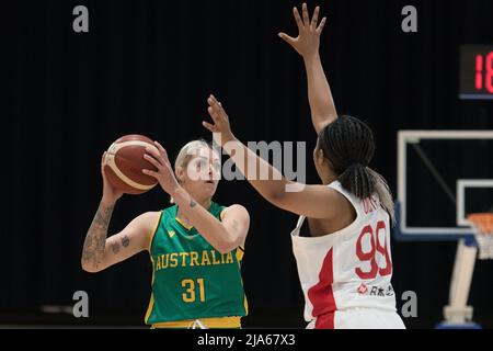 Sydney, Australien. 27.. Mai 2022. Cayla George von der australischen Damen-Basketball-Mannschaft, die während Spiel 1 des Freundlichen Spiels der International Women Series zwischen der australischen Damen-Basketball-Mannschaft gegen das japanische Frauen-Basketball-Team im Quay Center gesehen wurde. Endergebnis; Australien 70:66 Japan. (Foto von Luis Veniegra/SOPA Images/Sipa USA) Quelle: SIPA USA/Alamy Live News Stockfoto