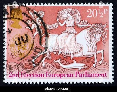 GROSSBRITANNIEN - UM 1984: Eine in Großbritannien gedruckte Briefmarke zeigt die Entführung von Europa, 2. Wahl des Europäischen Parlaments, um 1984 Stockfoto