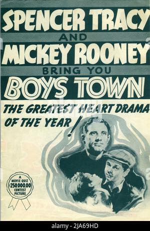 SPENCER TRACY als Vater Flanagan MICKEY ROONEY und BOBS WATSON in BOYS TOWN 1938 Regisseur NORMAN TAUROG Originalgeschichte Dore Schary und Eleanore Griffin Drehbuch John Meehan und Dore Schary Metro Goldwyn Mayer Stockfoto