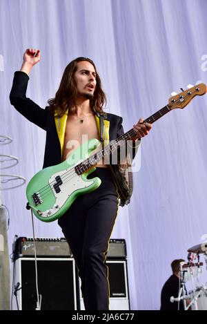 Napa, Kalifornien, USA. 27.. Mai 2022. Sam Kiszka von Greta Van Fleet tritt am 1. Tag des BottleRock 2022 Music Festival auf. Kredit: Ken Howard/Alamy Live Nachrichten Stockfoto