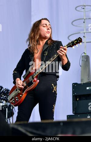 Napa, Kalifornien, USA. Mai 2022. Jake Kiszka von Greta Van Fleet tritt am ersten Bühnentag des BottleRock 2022 Music Festival auf. Quelle: Ken Howard/Alamy Live News Stockfoto