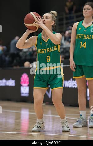 Sydney, Australien. 27.. Mai 2022. Stephanie Reid vom Australian Women's Basketball Team gesehen während Spiel 1 des Spiels zwischen dem Australia Women's Basketball Team gegen das Japan Women's Basketball Team im Quay Center. Endergebnis; Australien 70:66 Japan. Kredit: SOPA Images Limited/Alamy Live Nachrichten Stockfoto