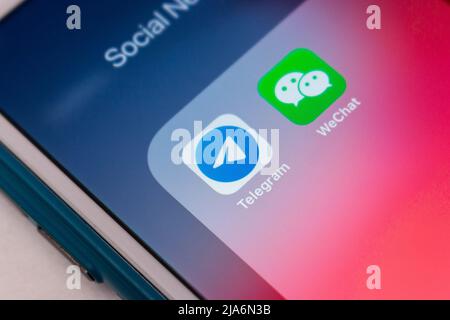 Kumamoto, JAPAN - Feb 15 2021 : Telegram & WeChat auf dem iPhone. Telegram Messenger ist ein plattformübergreifender Cloud-basierter Instant Messaging-Dienst Stockfoto
