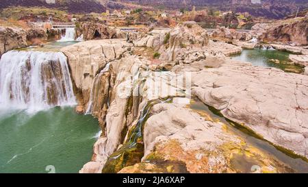 Luftaufnahme über die Shoshone Falls in Idaho durch Klippen Stockfoto