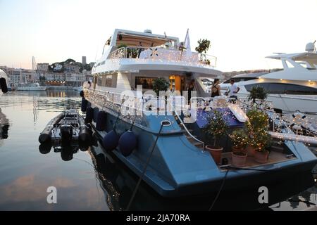 27. Mai 2022, Cannes, Cote d'Azur, Frankreich: Killian Paris Kool Yacht Party während der jährlichen Filmfestspiele von Cannes 75. (Foto: © Mickael Chavet/ZUMA Press Wire) Stockfoto