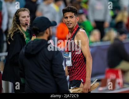 27. Mai 2022 Eugene ODER USA: Grant Fisher wird beim Nike Prefontaine Classic Night Meet im Hayward Field Eugene oder Thurman James/CSM den zweiten Platz in der 10.000 Stockfoto