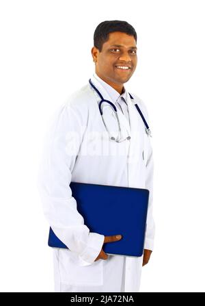 Freundlich afro-amerikanischen Arzt, der an einem Notebook arbeitet tragen scheuert Stockfoto