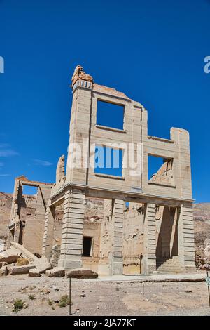 Historische verlassene Bank in Geisterstadt Stockfoto