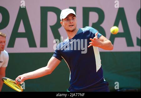Paris, Frankreich. 28. Mai 2022. PARIS, IF - 28.05.2022: ROLAND GARROS 2022 - Miomir Kecmanovic während des Roland Garros Turniers 2022 in Paris, Frankreich. (Foto: Andre Chaco/Fotoarena) Quelle: Foto Arena LTDA/Alamy Live News Quelle: Foto Arena LTDA/Alamy Live News Stockfoto