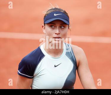 Paris, Frankreich, 28.. Mai 2022. Die spanische Tennisspielerin Paula Badosa beim French Open 2022 Tennisturnier in Roland Garros am Samstag, den 28. Mai 2022., © Jürgen Hasenkopf / Alamy Live News Stockfoto