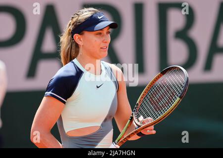 Paris, Frankreich. 28.. Mai 2022. Die spanische Tennisspielerin Paula Badosa ist beim French Open Grand Slam Tennisturnier 2022 in Roland Garros, Paris, Frankreich, im Einsatz. Frank Molter/Alamy Live Nachrichten Stockfoto