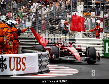 Paris, Frankreich. 28.. Mai 2022. MONTE-CARLO - Carlos Sainz (Ferrari) während des Qualifyings vor dem Grand Prix von Monaco F1 auf dem Circuit de Monaco am 28. Mai 2022 in Monte-Carlo, Monaco. REMKO DE WAAL Kredit: ANP/Alamy Live News Stockfoto