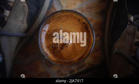 Tasse heißen aromatischen Kaffee Stockfoto