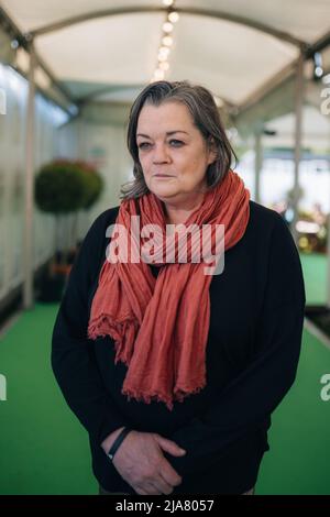 Hay-on-Wye, Wales, Großbritannien. 28.. Mai 2022. Louise Kennedy Portrait beim Hay Festival 2022, Wales. Quelle: Sam Hardwick Stockfoto