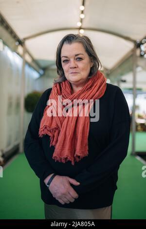 Hay-on-Wye, Wales, Großbritannien. 28.. Mai 2022. Louise Kennedy Portrait beim Hay Festival 2022, Wales. Quelle: Sam Hardwick Stockfoto