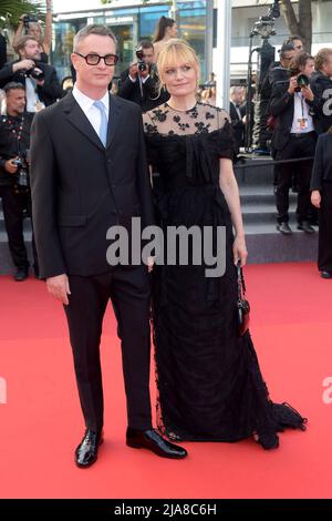 Cannes, Frankreich. 28.. Mai 2022. 75. Cannes Film Festival 2022, Red Carpet Closing CeremonyBilder: Nicolas Winding Refn, Liv Corfixen Kredit: Unabhängige Fotoagentur/Alamy Live News Stockfoto