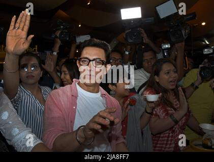 Mumbai, Indien. 28.. Mai 2022. Der Bollywood-Schauspieler Aamir Khan interagiert mit den Medien in Mumbai während der Preview-Trailer-Vorstellung seines kommenden Films 'Laal Singh Chaddha'. Kredit: SOPA Images Limited/Alamy Live Nachrichten Stockfoto