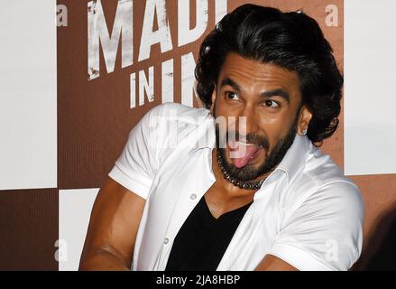 Mumbai, Indien. 28.. Mai 2022. Bollywood-Schauspieler Ranveer Singh reagiert während der Vorstellung des Kurzfilms „Made in India“ chinese Noodles (Ching's). Kredit: SOPA Images Limited/Alamy Live Nachrichten Stockfoto