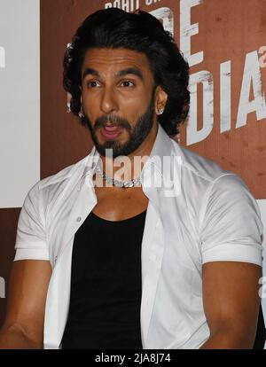 Mumbai, Indien. 28.. Mai 2022. Bollywood-Schauspieler Ranveer Singh reagiert während der Vorstellung des Kurzfilms „Made in India“ chinese Noodles (Ching's). (Foto von Ashish Vaishnav/SOPA Images/Sipa USA) Quelle: SIPA USA/Alamy Live News Stockfoto